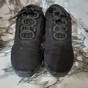 ❤️‍🩹 capezio dance sneakers